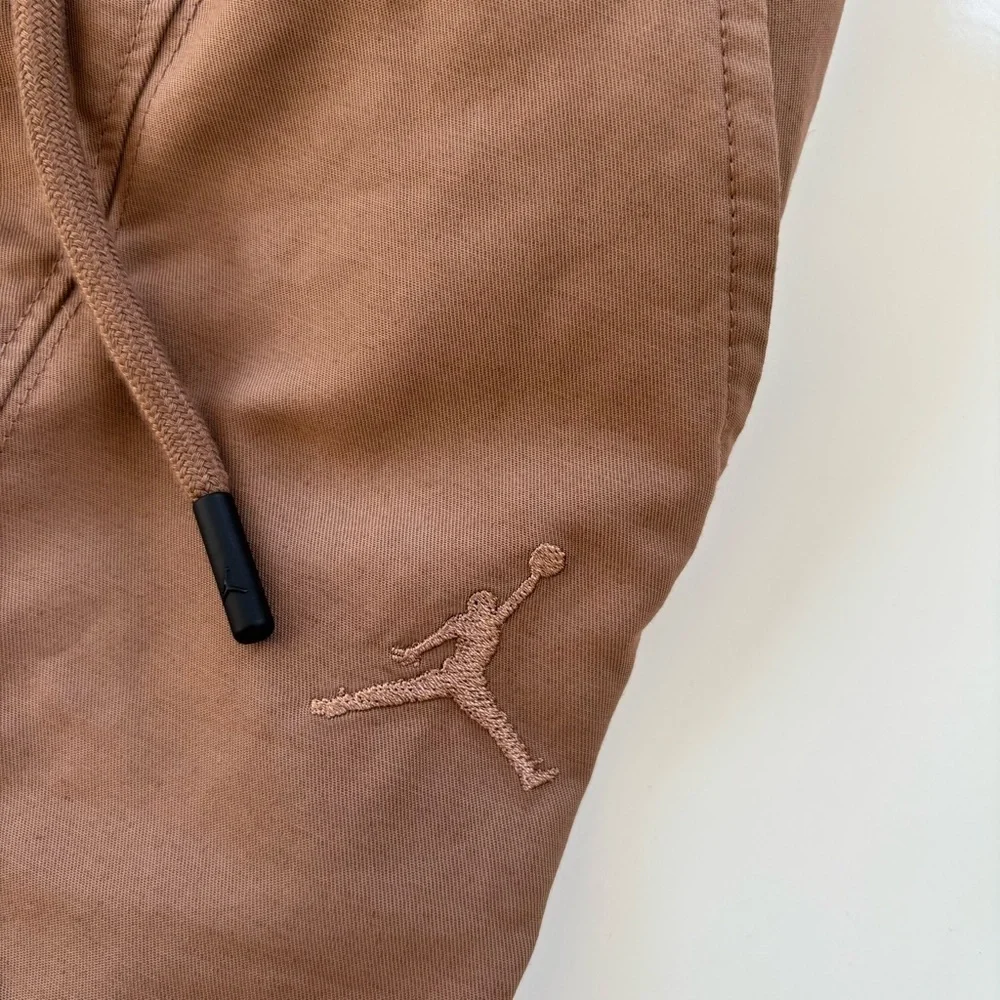 Nike JORDAN Essentials Men's Woven Pants Brown  Casual Athleisure Size Small